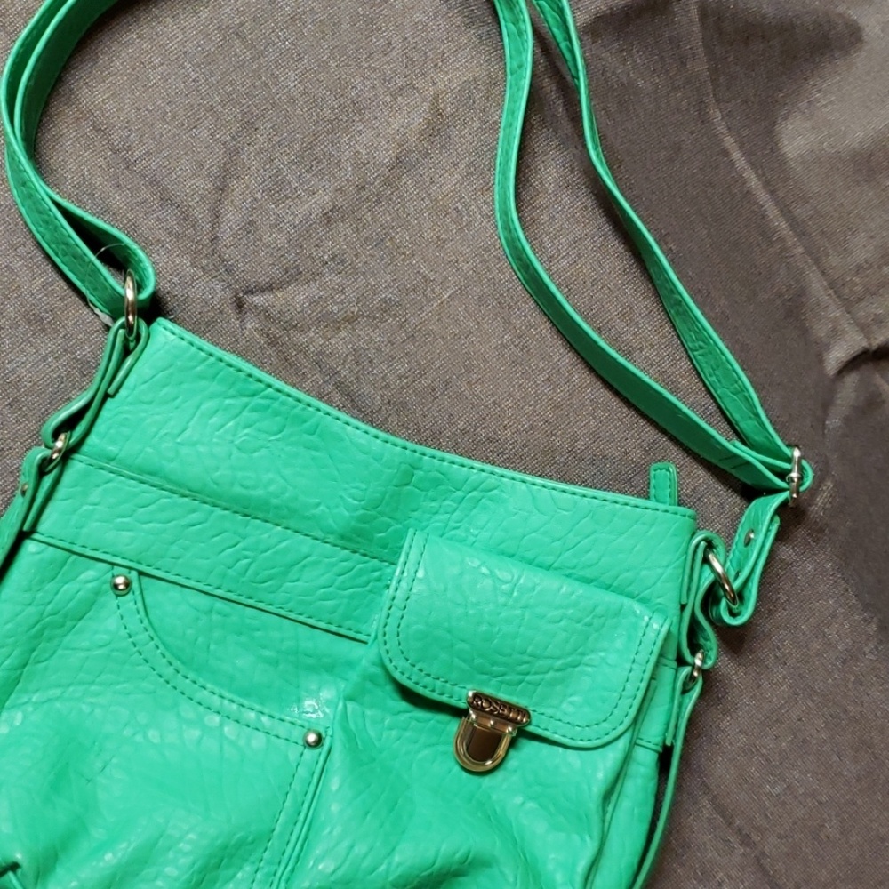 NWOT Green Rosetti purse